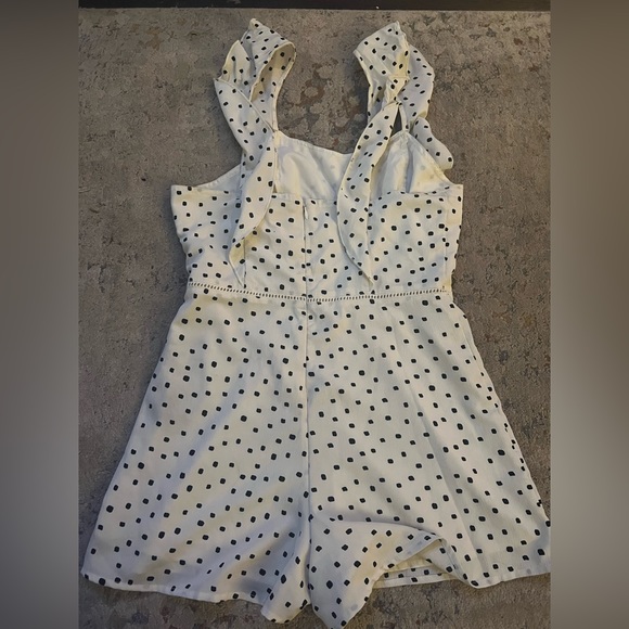 Amuse Society romper size medium - Picture 2 of 5